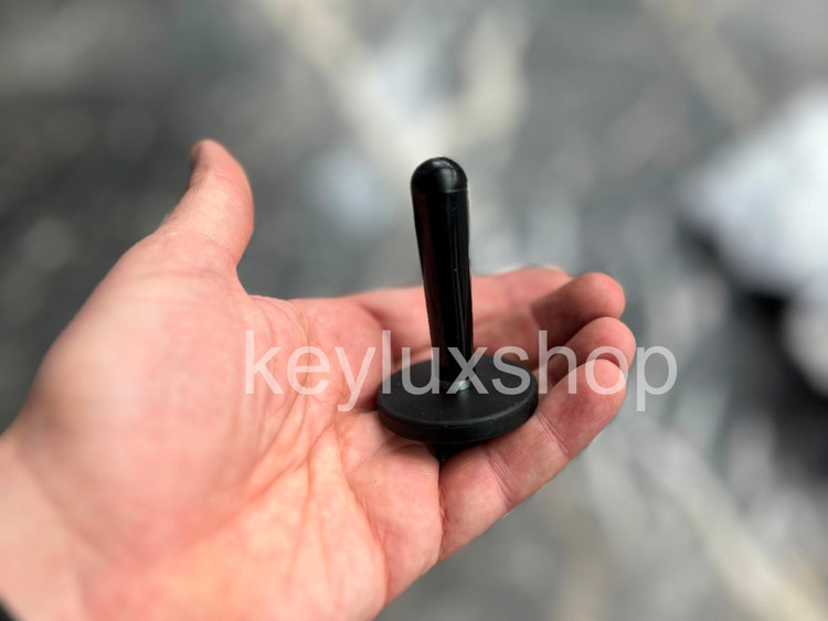 گیره مگنتی نگهدارنده کاور بر روی بدنه خودرو